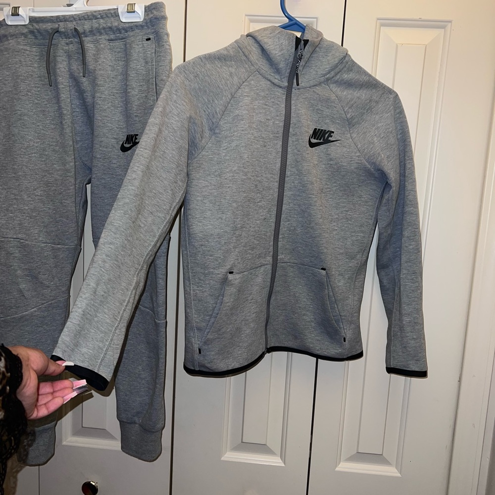 Grey Nike Tech Kids Medium